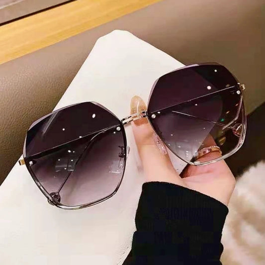 New Fashion Brand Design Vintage Rimless Pilot Sunglasses | Retro Cutting Lens Gradient Sun Glasses for Women and Men | Female UV400 Protection